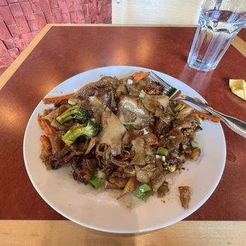 Thai Time Express - Pad See Ew Noodles beef - Thai Near Me - Oregon City, Oregon