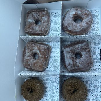 Doughnut Plant - VANILLA BEAN - Donuts Near Me - New York, New York Doughnut Plant - VANILLA BEAN - Donuts Near Me - New York, New York