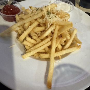 The Social Honolulu - Truffle fries - American Near Me - Honolulu, Hawaii The Social Honolulu - Truffle fries - American Near Me - Honolulu, Hawaii