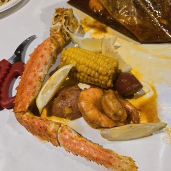 Bag O’ Crab - Samplings from the "Bag O'King Crab Legs", Shrimp, Corn cobbettes, sausage, potato - Seafood Near Me - Salinas, California