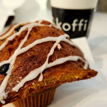 Koffi - Cranberry muffin (wow!) - Coffee & Tea Near Me - Palm Springs, California Koffi - Cranberry muffin (wow!) - Coffee & Tea Near Me - Palm Springs, California