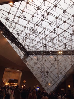 Carrousel du Louvre by null