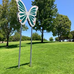Las Palmas Park - One of the butterfly posts