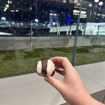 Delta Sky Club - Airport Lounges Near Me - Jamaica, New York