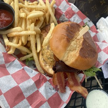 Lilly Pad - Crab Cake Sandwhich - Seafood Near Me - Henrico, Virginia