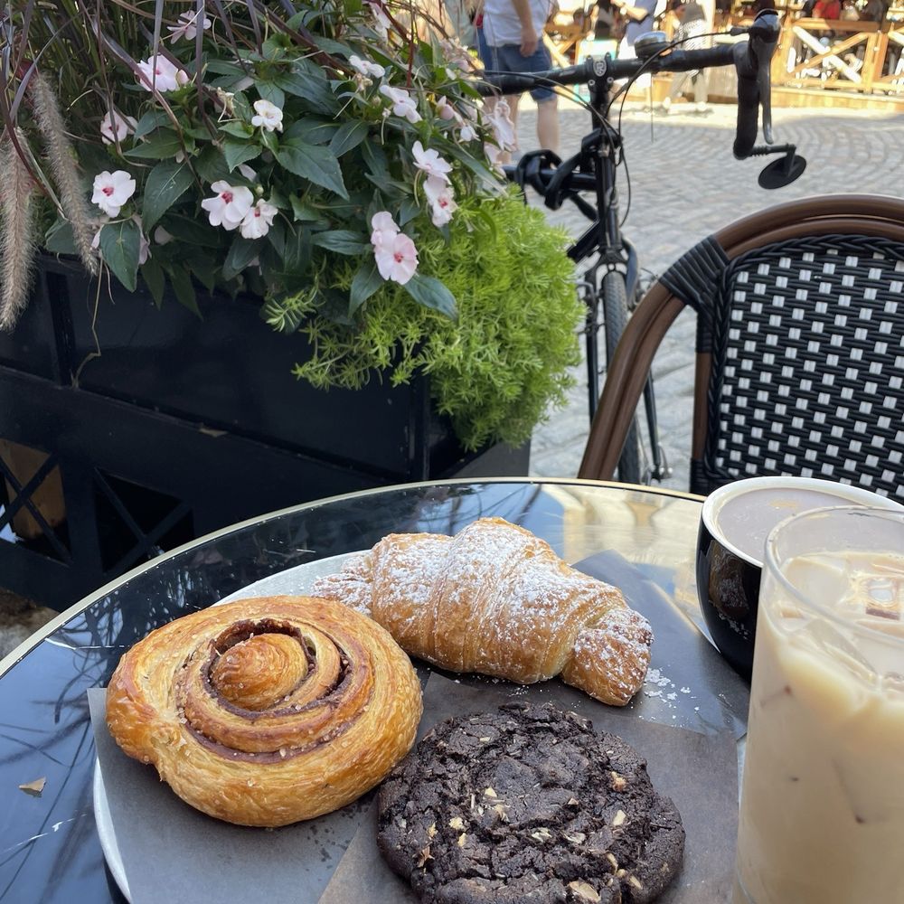 La Maison Smith - Desserts Near Me - Quebec City, Quebec La Maison Smith - Desserts Near Me - Quebec City, Quebec