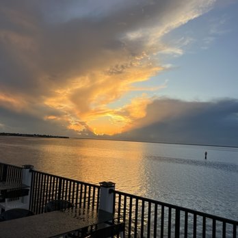 Latitude 26 - Stunning sunset tonight - Seafood Near Me - Punta Gorda, Florida