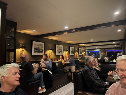 Dorn's Breakers Cafe by null