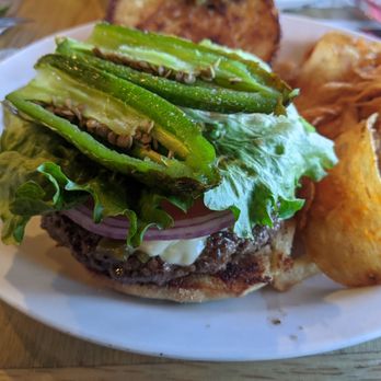 Santa Fe Bite - 10 oz Green Chili Cheeseburger with roasted jalapeno and house made potato chips. They do have local beer and the pairing hit the spot!! - American Near Me - Santa Fe, New Mexico