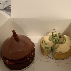 Mathias Narcissot - Pecan Caramelise €4,90 Yuzu Avocado €4,90 (whoops, forgot to take a picture before digging in haha)