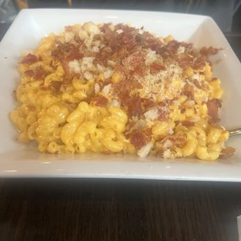 Danny's Pizza and Burger Bar - Lacked flavor - Pizza Near Me - Bolingbrook, Illinois