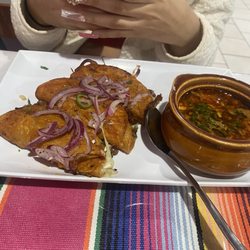 Cemitas Poblanas - Quesabirria