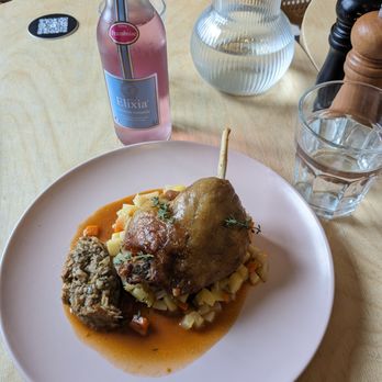 The Hardware Société - confit duck - Coffee & Tea Near Me - Paris, 75 The Hardware Société - confit duck - Coffee & Tea Near Me - Paris, 75