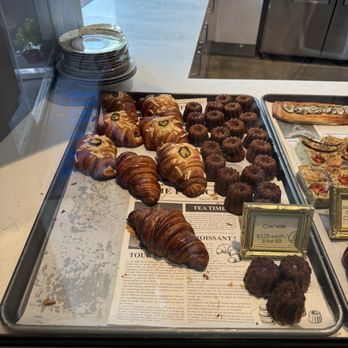 ID-Eclair - Bakeries Near Me - Pasadena, California