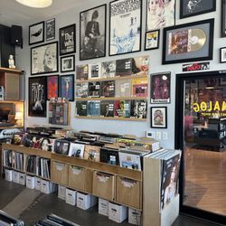 Analog Record Shop - Inside