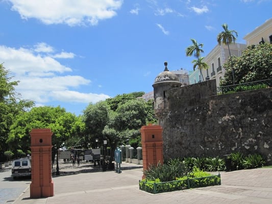 Paseo de la Princesa by null