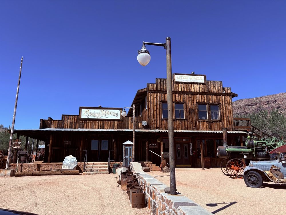 Robson's Ranch & Mining Camp - wedding in Wickenburg, AZ
