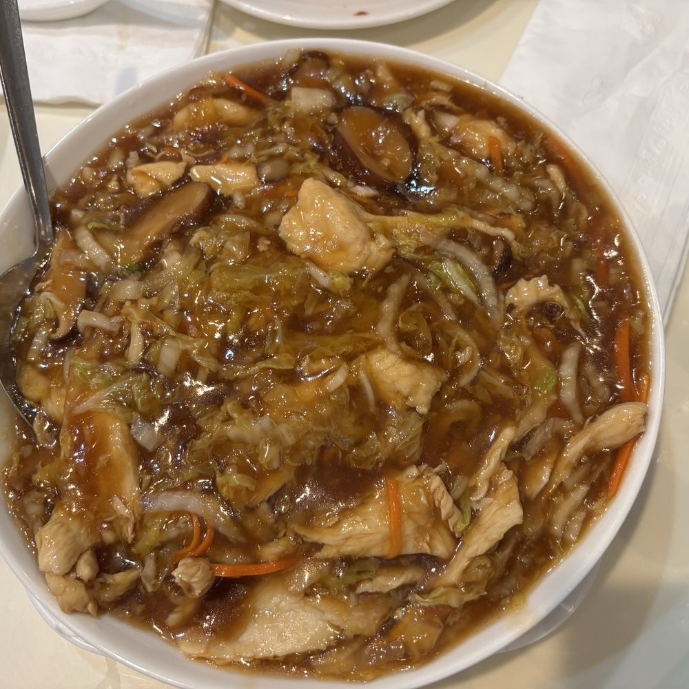 Soup Dumpling Plus - Crispy noodles with chicken (swimming in sauce) - Shanghainese Near Me - Fort Lee, New Jersey Soup Dumpling Plus - Crispy noodles with chicken (swimming in sauce) - Shanghainese Near Me - Fort Lee, New Jersey