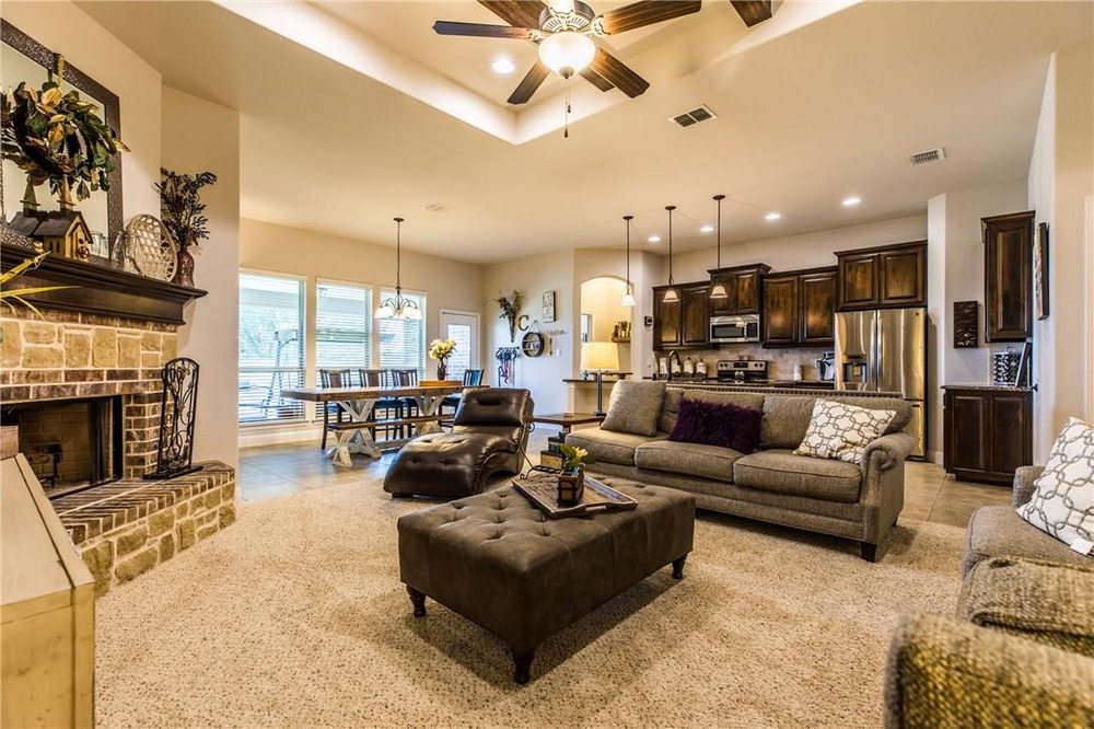 POST OAK REALTY 16 Photos 728 N Elm St, Denton, Texas Real Estate