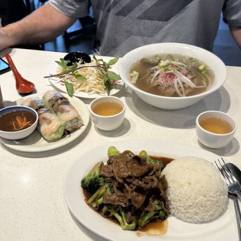 Pho Kha - Beef Pho, stir fry beef and broccoli, shrimp and pork roll - Vietnamese Near Me - Niagara Falls, Ontario Pho Kha - Beef Pho, stir fry beef and broccoli, shrimp and pork roll - Vietnamese Near Me - Niagara Falls, Ontario