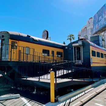 Carney's Restaurant - Exterior - Burgers Near Me - Los Angeles, California