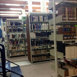 Biblioteca Samuel Ramos - La B es de Filosofía.