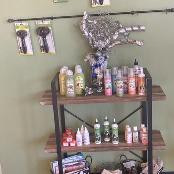Posh Wash Dog Wash - Shampoo and dog brushes for sale - Pet Groomers Near Me - Glendale, Arizona