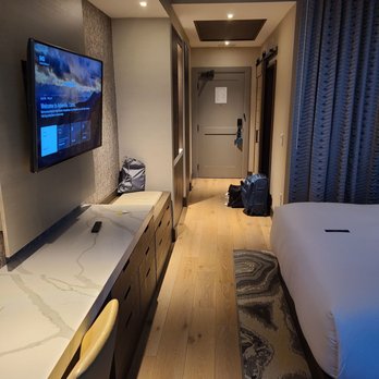 Kimpton Hotel Arras - Room - Hotels Near Me - Asheville, North Carolina Kimpton Hotel Arras - Room - Hotels Near Me - Asheville, North Carolina