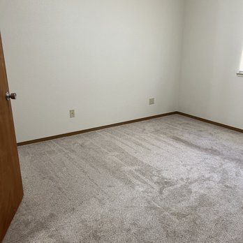 Ps Carpet Cleaners - Master bedroom ^_^, not gonna post the rest, but he was great! - Carpet Cleaning Near Me