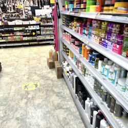 Feel Beauty - Aside From Boxes On Floor, Place Is Kept Clean
