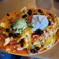 Casa La Vida Tex-Mex Cuisine - Chicken Fajita nachos w/no jalapeños.