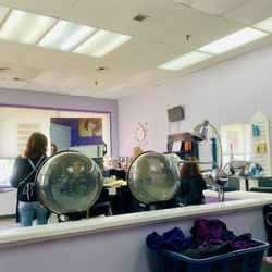InStyle Salon - Salon indoors