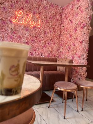 Lily's Chocolate & Coffee by null