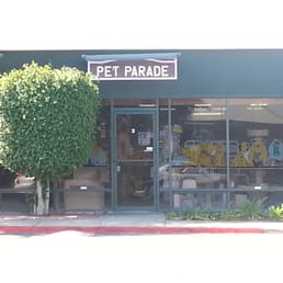 The front of the shop. Don't miss it! It is right over the bridge on the right. The front of the shop. Don't miss it! It is right over the bridge on the right.