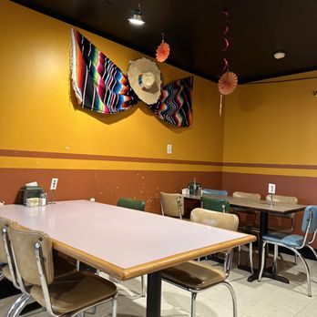 Tanjas Mexican Restaurant & Store - tables and chairs - Mexican Near Me - Gettysburg, Pennsylvania Tanjas Mexican Restaurant & Store - tables and chairs - Mexican Near Me - Gettysburg, Pennsylvania