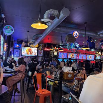 BREAK BAR - Updated February 2026 - 447 Photos & 602 Reviews - 32-04