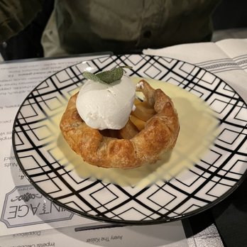 Vintage 414 - Apple tart - Beer, Wine & Spirits Near Me - Cambridge, Maryland