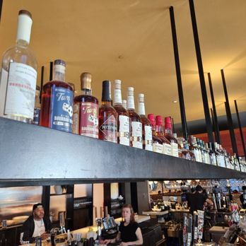 Chroma Modern Bar + Kitchen - Great spirits selection - New American Near Me - Orlando, Florida