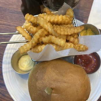 Parkwoods - The fries were really good! - American Near Me - Atlanta, Georgia Parkwoods - The fries were really good! - American Near Me - Atlanta, Georgia