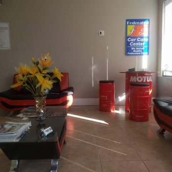 Pit Stop Auto Service - Relaxing waiting area for catching up on e-mails - Auto Repair Near Me - San Bruno, California