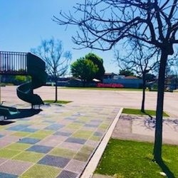 Kentwood Elementary School - Spacious campus with play structures!