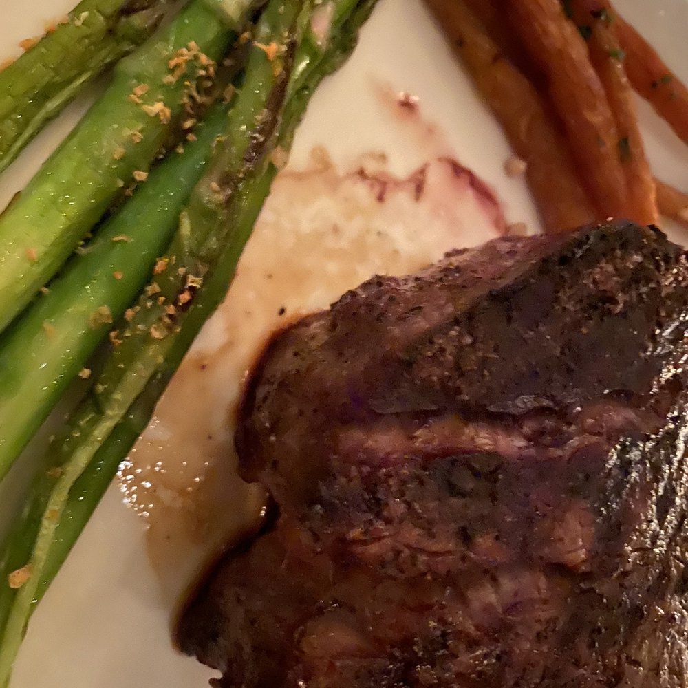 Quality Bistro - Fillet with carrots and asparagus - French Near Me - New York, New York Quality Bistro - Fillet with carrots and asparagus - French Near Me - New York, New York