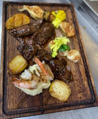 Twin Door Tavern by null