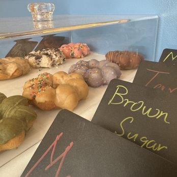 Bubble Bee - 1 Piece Mochi Donut - Bubble Tea Near Me - Pittsburgh, Pennsylvania