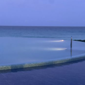 Live Aqua Resort - Poolside lounging - Resorts Near Me - Cancún, ROO