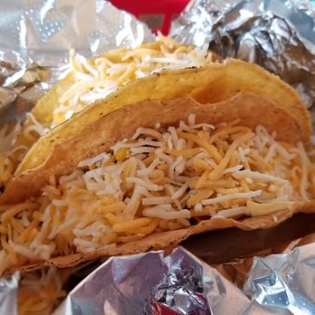 Cantine - Happy Hour chorizo tacos - Wine Bars Near Me - Broadview Heights, Ohio