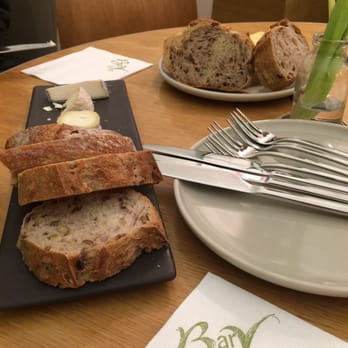 Le Bar à Vin du CIVB - Cheese and bread - Wine Bars Near Me - Bordeaux, 33 Le Bar à Vin du CIVB - Cheese and bread - Wine Bars Near Me - Bordeaux, 33