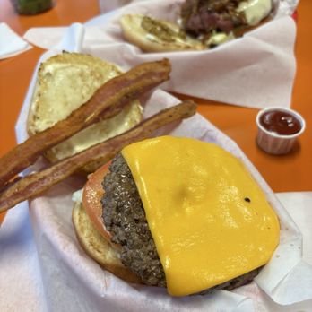George's Giant Hamburger - Bacon Cheeseburger - Hot Dogs Near Me - Walnut Creek, California George's Giant Hamburger - Bacon Cheeseburger - Hot Dogs Near Me - Walnut Creek, California