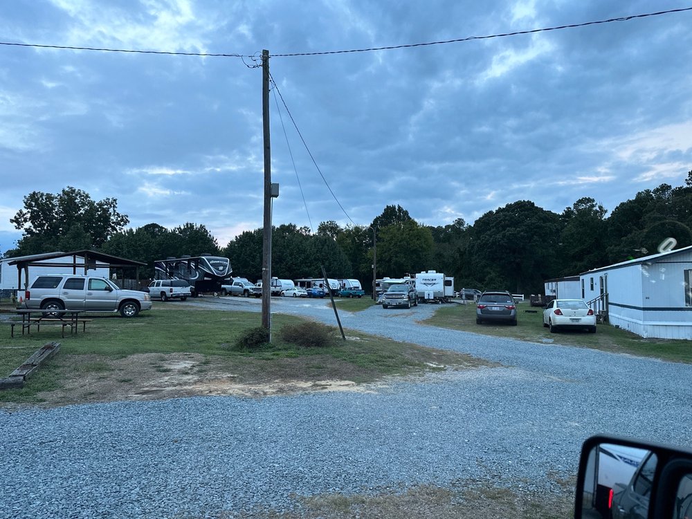 FOUR OAKS RV RESORT Updated August 2024 21 Photos 4596 US Hwy 301