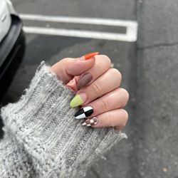 Four Seasons Nails - Manicure by Rose